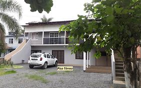 Apartamento com churrasqueira para 6 pessoas